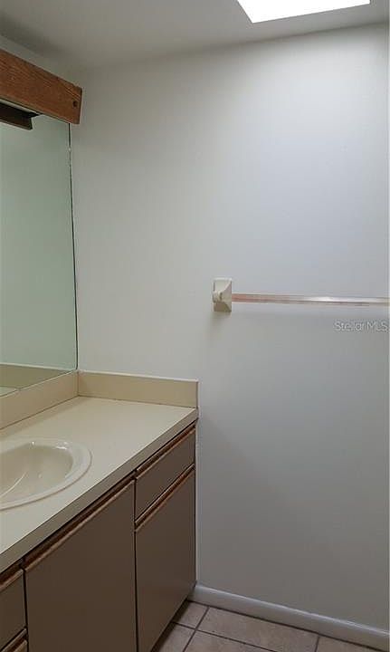2nd image of 185 Overbrook Blvd #A & B