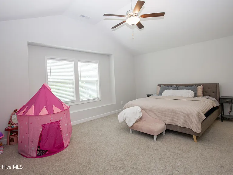 88 Kensington Dr — Photo 33