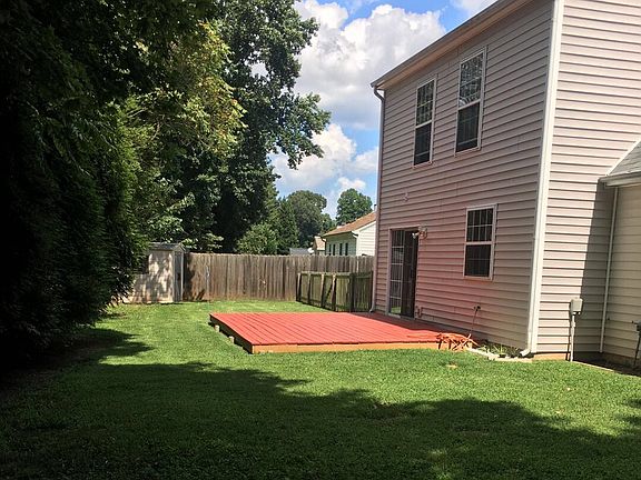 3rd image of 3703 Queenswood Ln