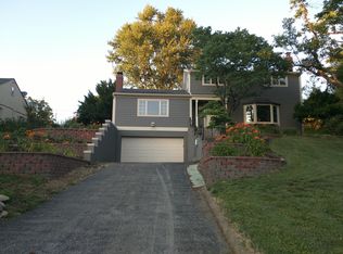 1930 Hillside Dr, Columbus, OH 43221