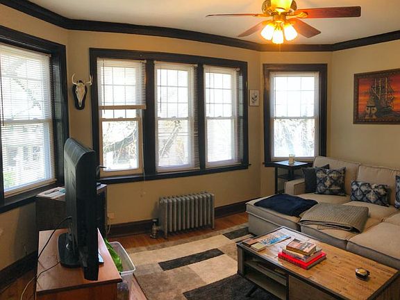 3rd image of 2520 N Sawyer Ave #2A