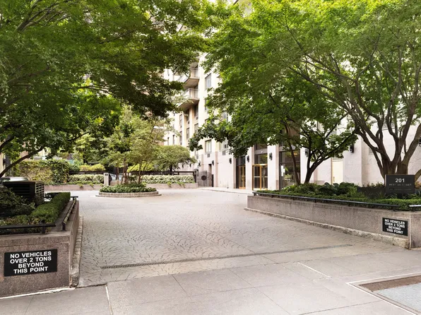 201 West 70th Street image 11 of 14