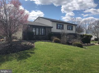 4 Rotterdam Rd N, Holland, PA 18966