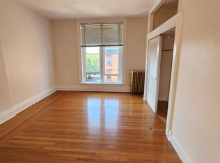 156 1st St APT 6, Troy, NY
