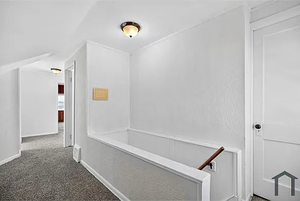 4 bed, 1296 sqft, $2,326 — Photo 4