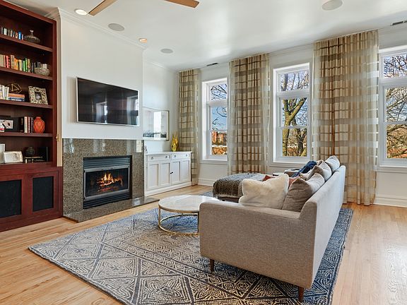 4th image of 1873 N Dayton St #3
