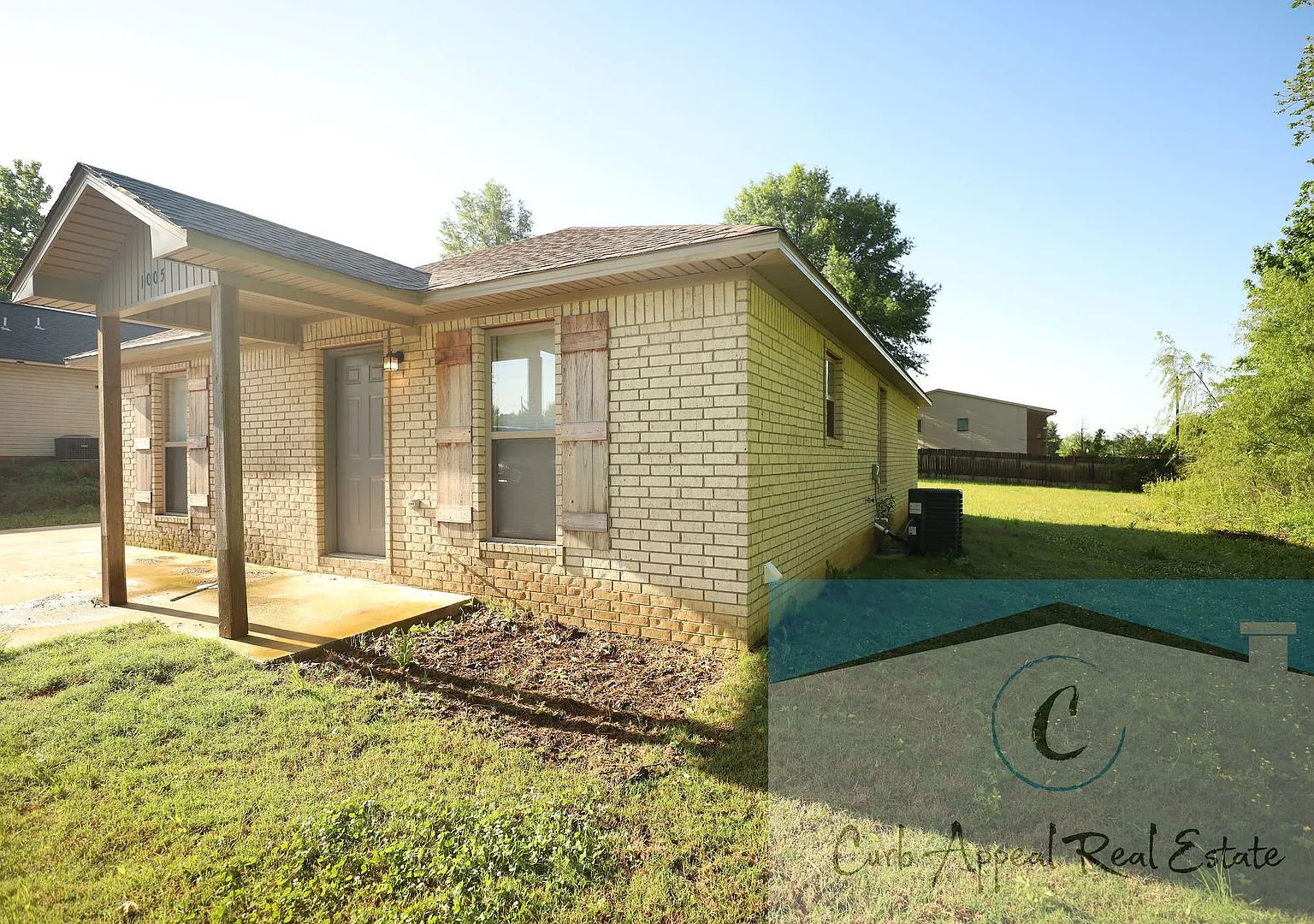 Beautiful 4 bed 2 bath home - HUD accepted!! — Photo 2