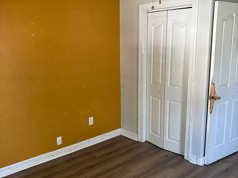122 S Dixon Ave — Photo 8