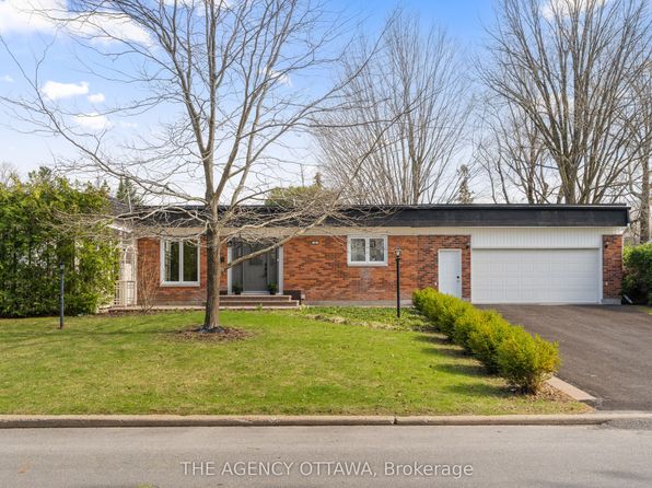 32 Alderbrook Dr, Ottawa, ON K2H 5W5