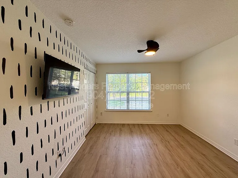 725 Alexander St — Photo 12