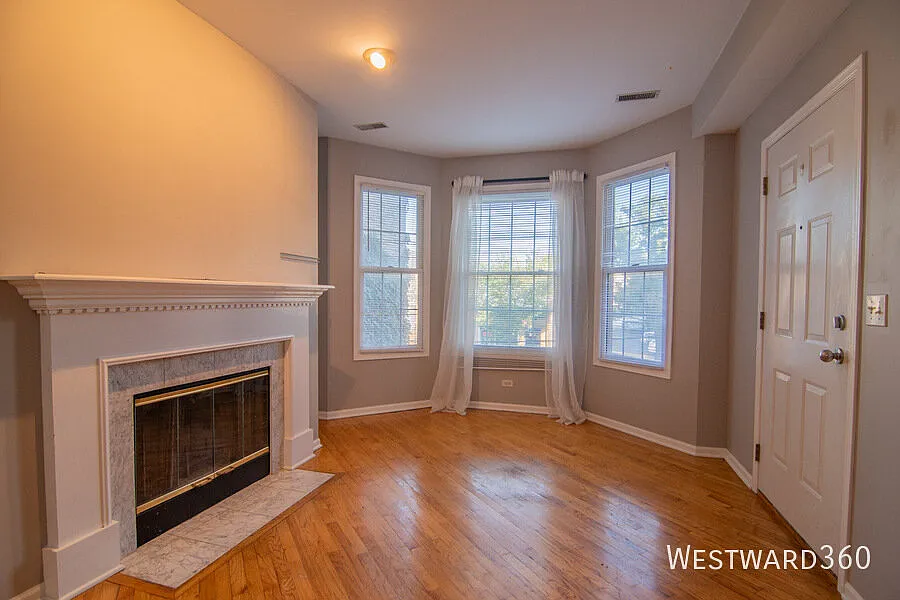 3936 N Ashland Ave — Photo 4