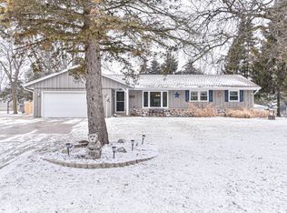 4885 S Langlade Dr, New Berlin, WI 53151