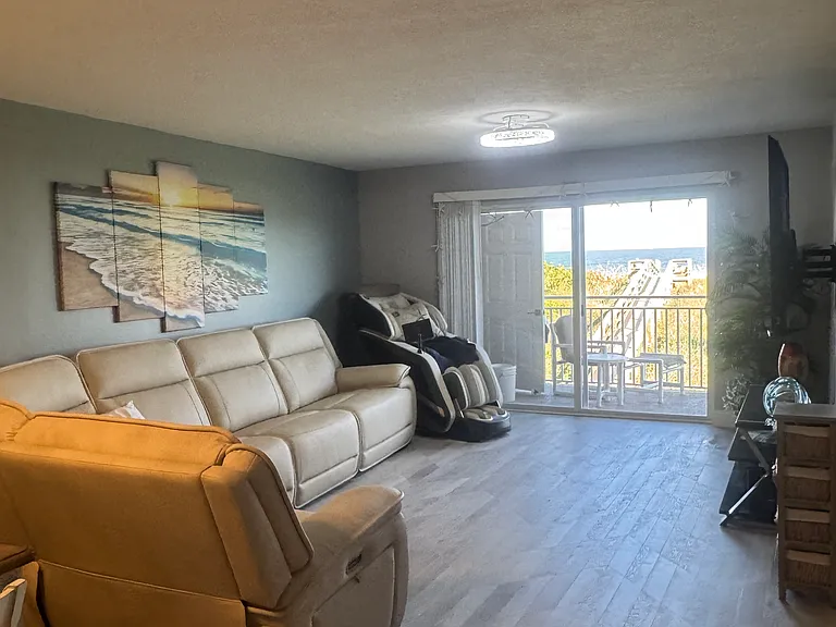 4850 Ocean Beach Blvd #205 — Photo 4