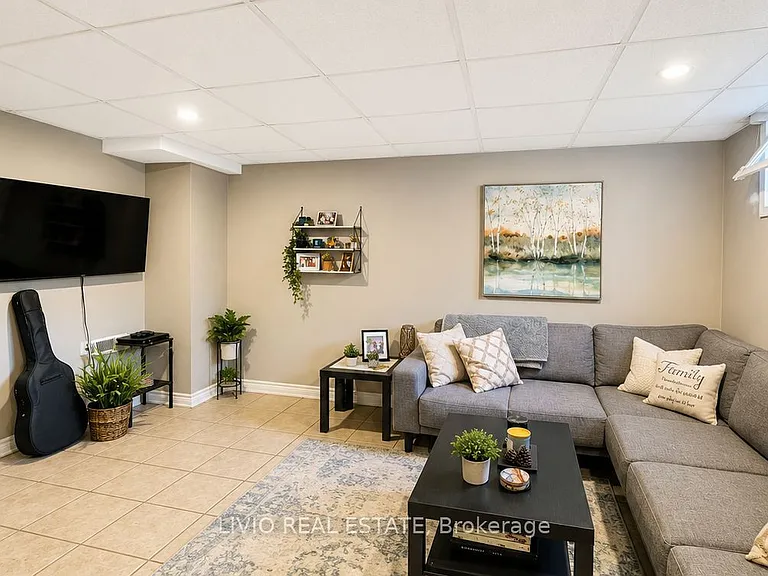 8 Janray Dr #BASEMENT — Photo 1