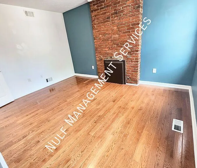 212 57th St — Photo 11