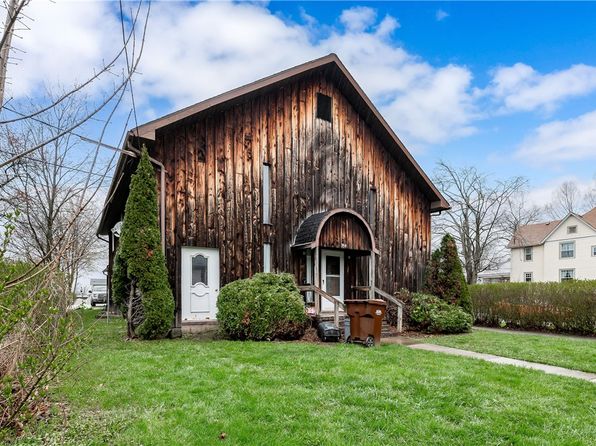 934 W Ridge Ave, Sharpsville, PA 16150