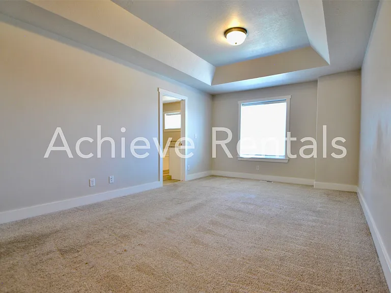 2053 N 380 E — Photo 6