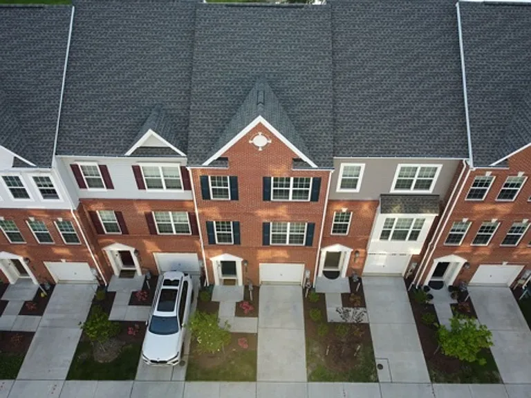 7941 Potter Pl — Photo 1