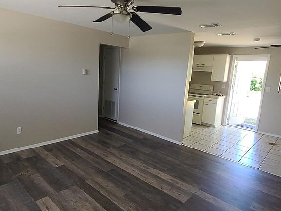 3rd image of 1126 Lewis Dr