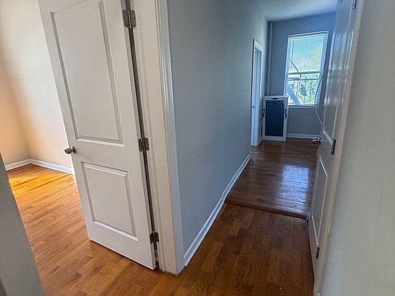 4th image of 146-150 Manhattan Ave #16C