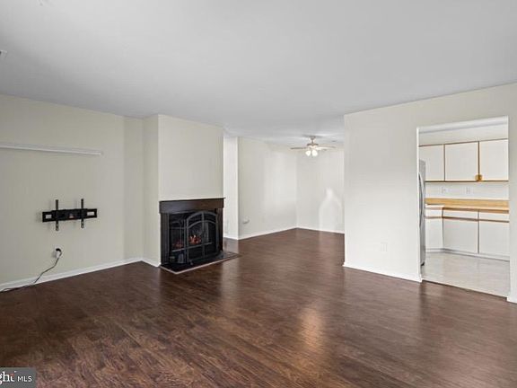 3rd image of 535 Cascade Ct