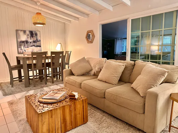 (undisclosed Address), Santa Ana, CA 92707