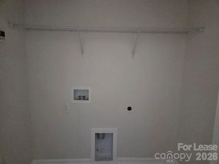 8185 Sheffield Dr — Photo 16