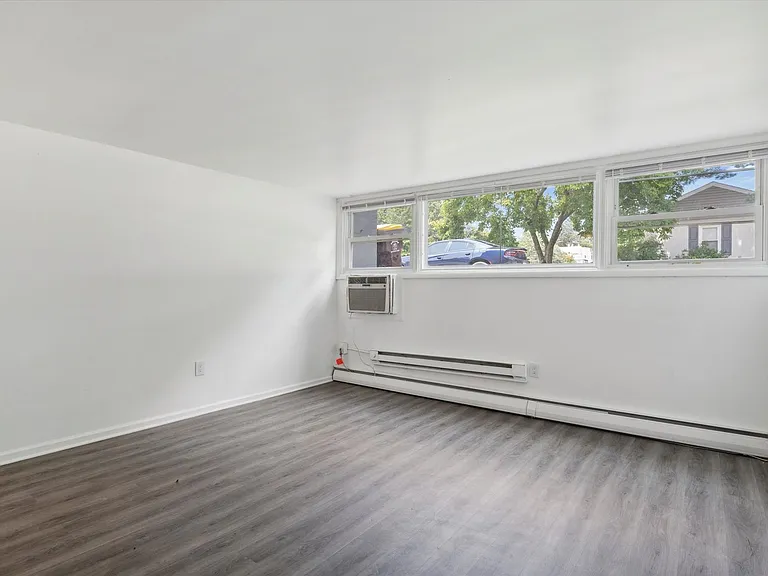51 Oakland Ave — Photo 7