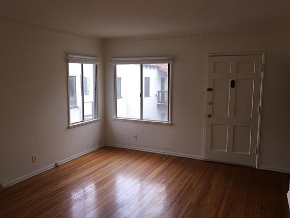 2nd image of 536 1/2 N Genesee Ave #536-1/2