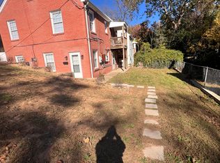 1906 Stadium Rd #B, Charlottesville, VA 22903