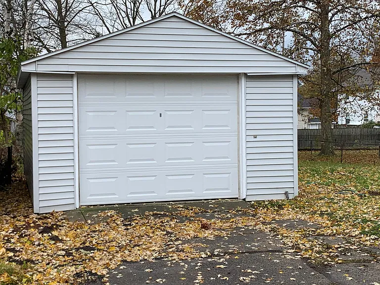 1343 Houseman Ave NE — Photo 13