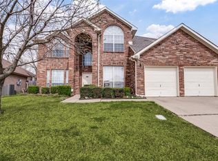521 E Lynn Creek Dr, Arlington, TX 76002