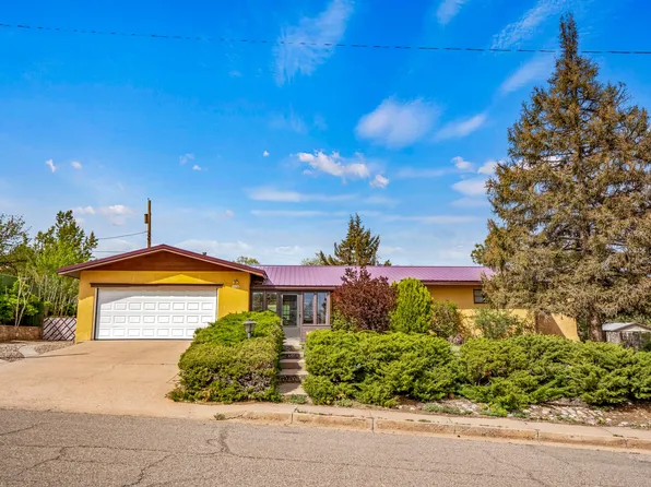 1113 N Luna Cir, Santa Fe, NM 87501