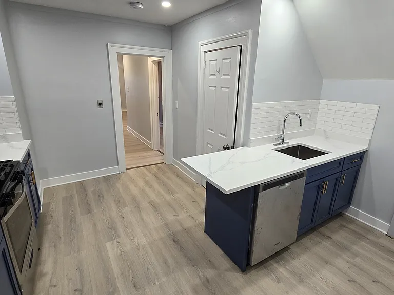 34 Harrison St #3 — Photo 4