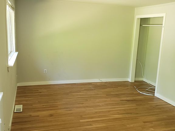 3rd image of 15322 20th Pl W