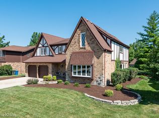 830 Claremont Dr, Downers Grove, IL 60516