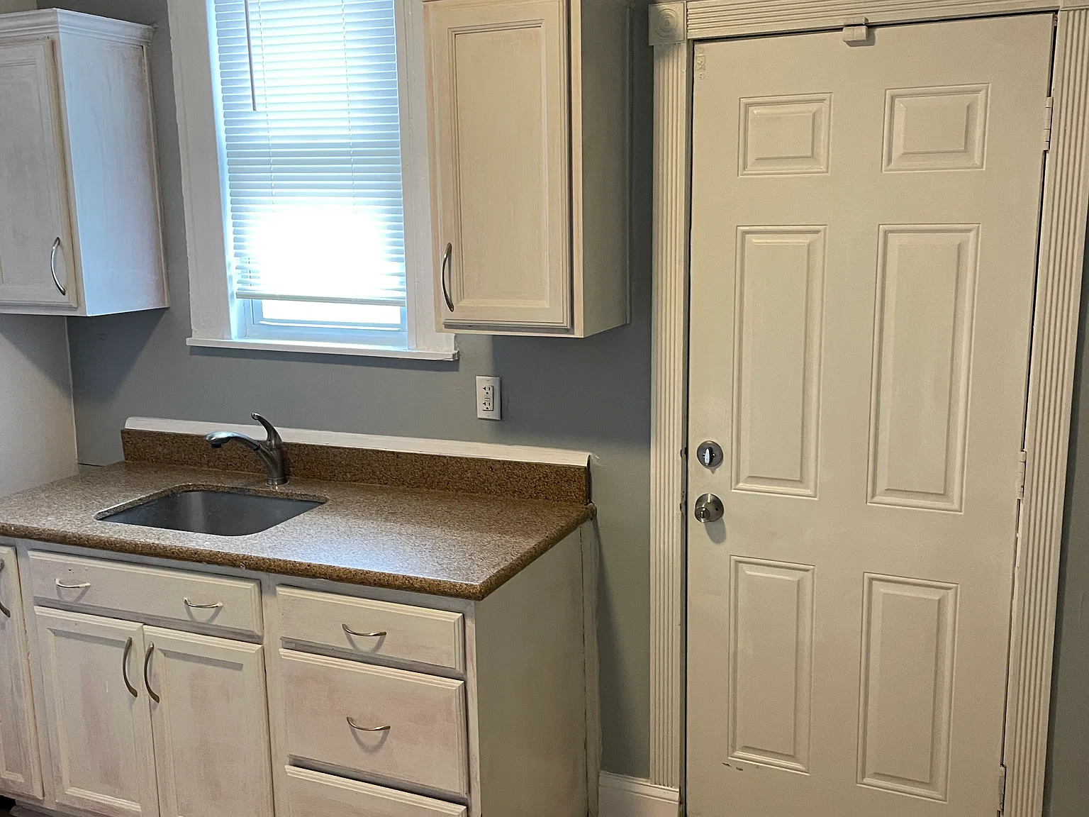 3 bed, 1146 sqft, $1,750 — Photo 3