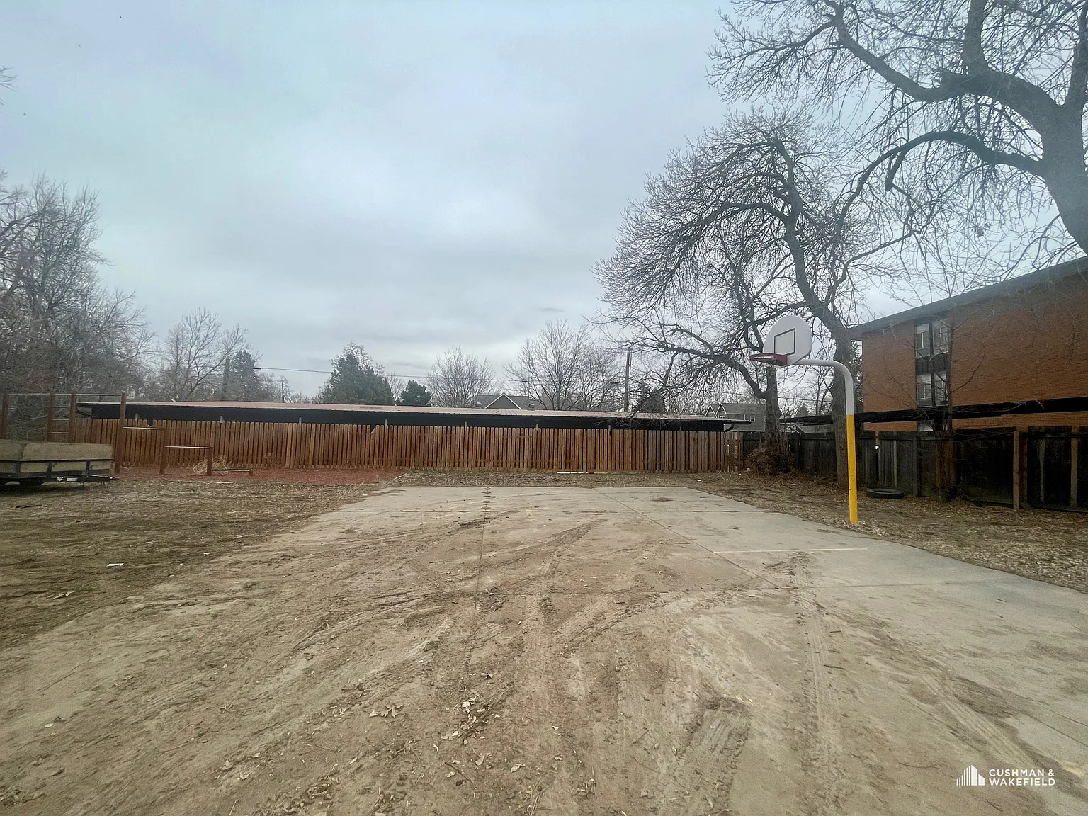 9 bed, 6800 sqft, $10,000 — Photo 4