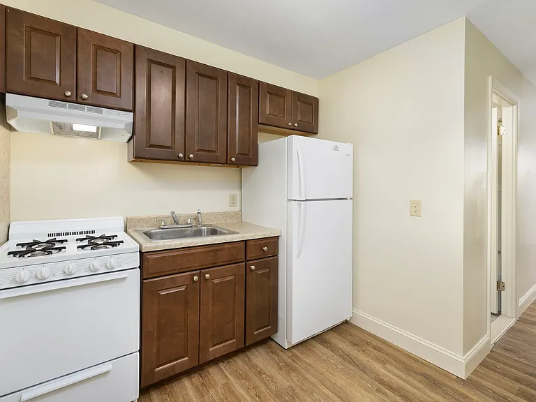 Parkway Cedarhurst Apartments — Photo 16