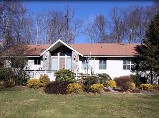 2 Stella Ln, Pleasantville, NY 10570