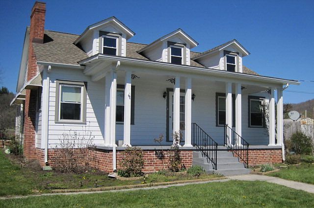 1st image of 380 Chestnut Ave E