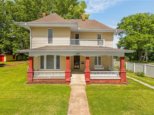 610 W Maple Ave, Independence, MO 64050