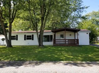 369 Maple Ct, Oakwood, IL 61858