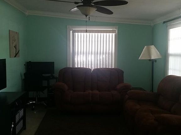 3rd image of 1902 E Linda St