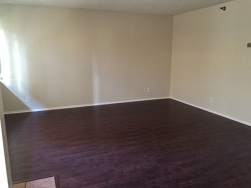 2nd image of 12444 Oxford Ave APT 2