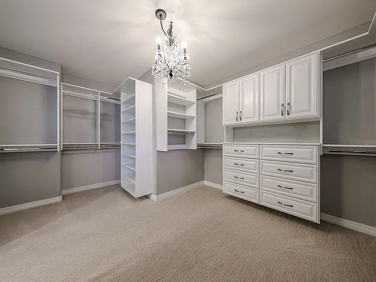 2744 E Donato Dr — Photo 31