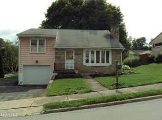 915 Chestnut St, Roaring Spring, PA 16673