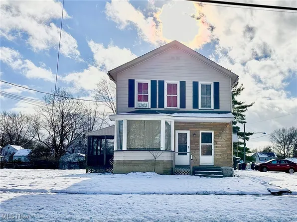 1132 Woodland St NE, Warren, OH 44483