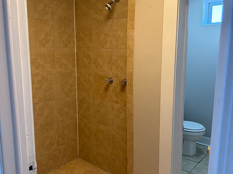 1022 W Main St #1 — Photo 8