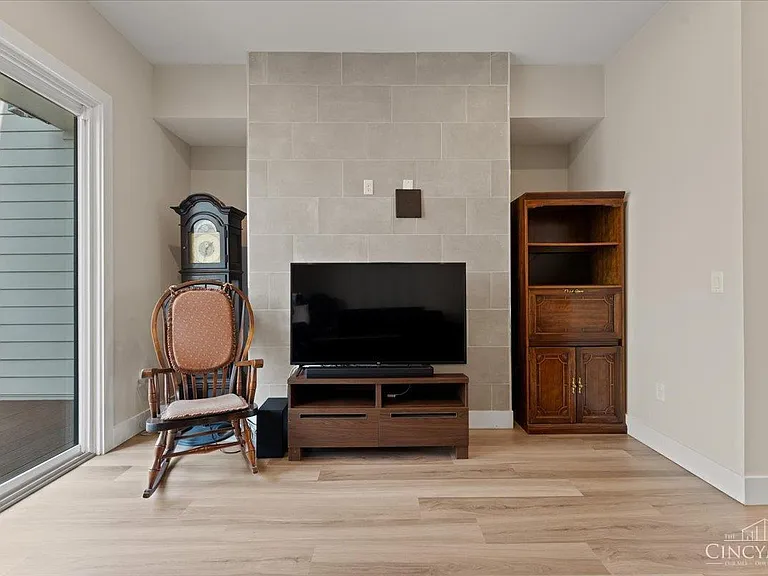 3906 Edwards Rd #B — Photo 8
